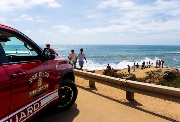 San Diego, CA - People jump into the ocean despite warnings from San Diego Lifeguards at Sunset Cliffs on Wednesday, July 29, 2026, in San Diego, CA. (Brandon Pollard / The San Diego Union-Tribune)