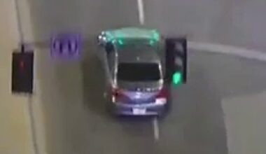 Suspect leads police chase across Los Angeles' westside neighborhoods