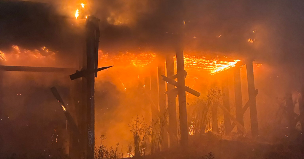 Trestles catch fire near West Oakland, nearby residents urged to keep windows closed