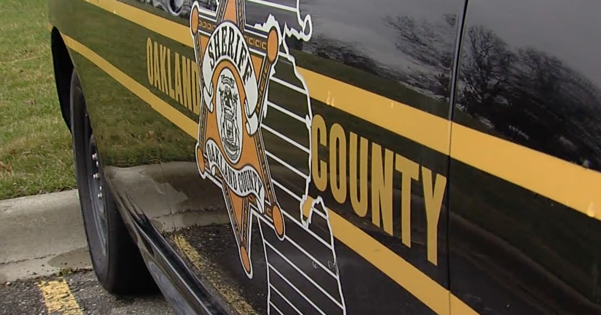 Employee stabs another worker during fight at Great Lakes Crossing mall