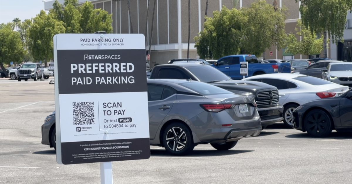 Valley Plaza Mall’s new paid parking sparks debate among shoppers