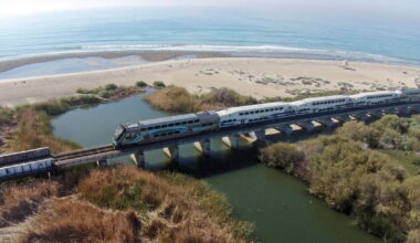 High tides to halt Metrolink lines between Oceanside and Orange County