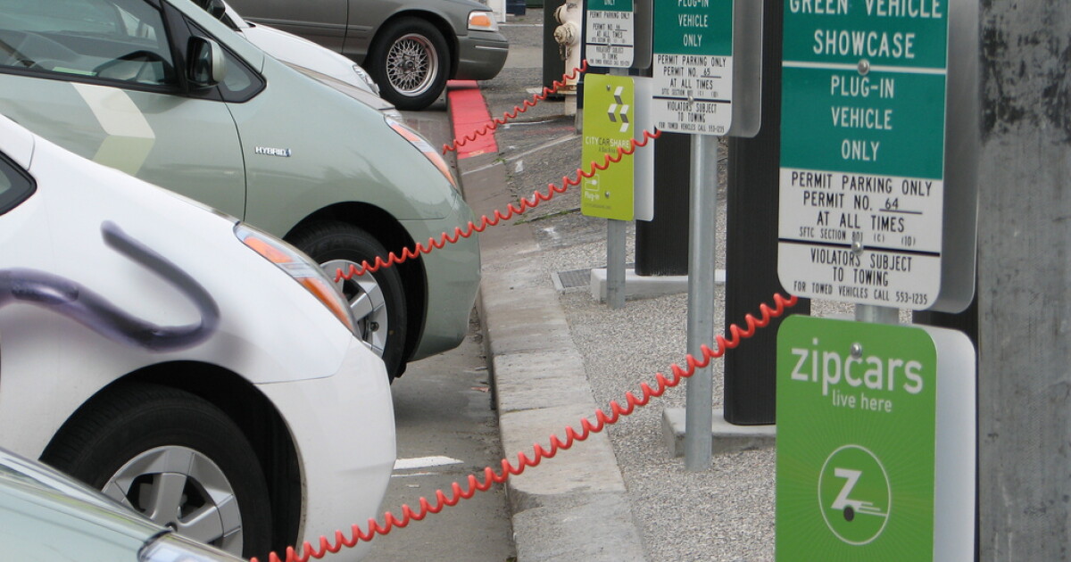 San Francisco kicks off curbside EV charging program