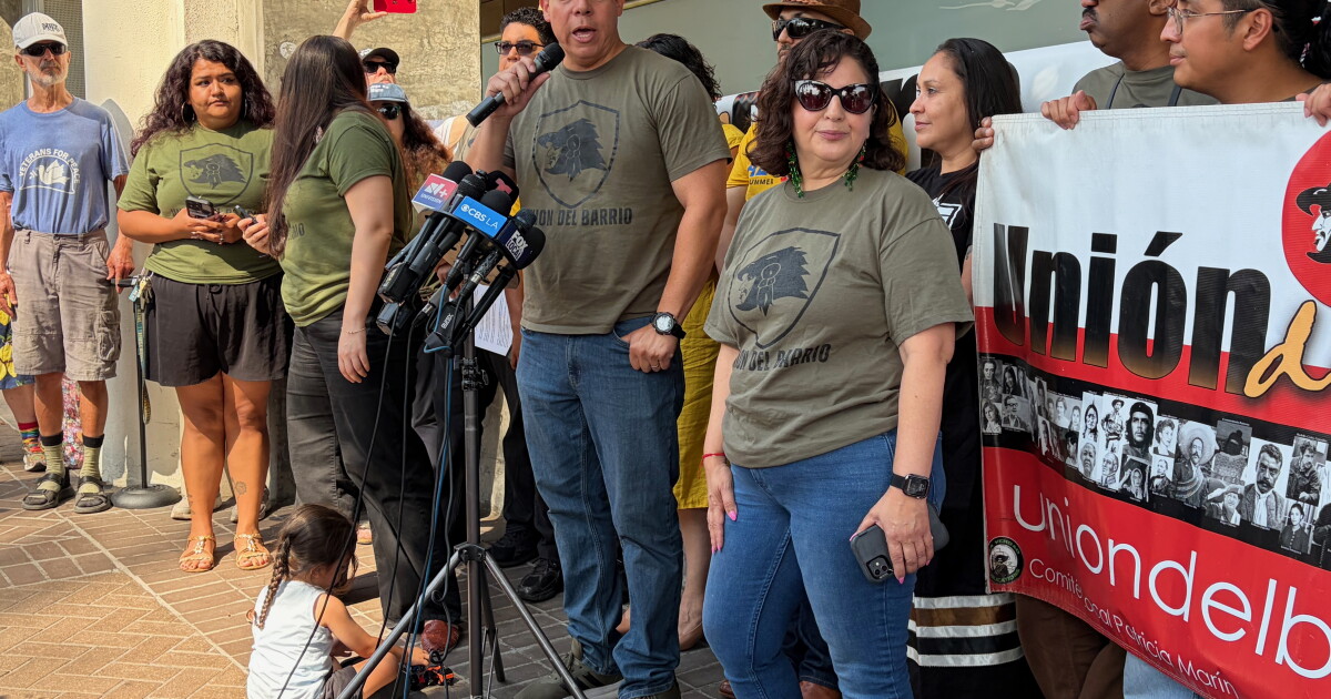 LA teachers ask communities to help guarantee safe passage for students as ICE arrests continue