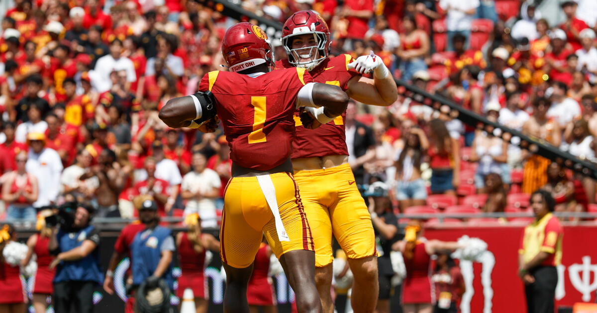 USC's freshmen make a big impact in season-opening victory