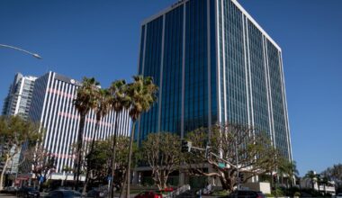Port of Long Beach buys downtown office tower as vacancies surge