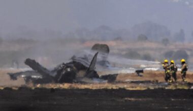 Pilot ejects from F-35 jet crash at California Marine Corps air base