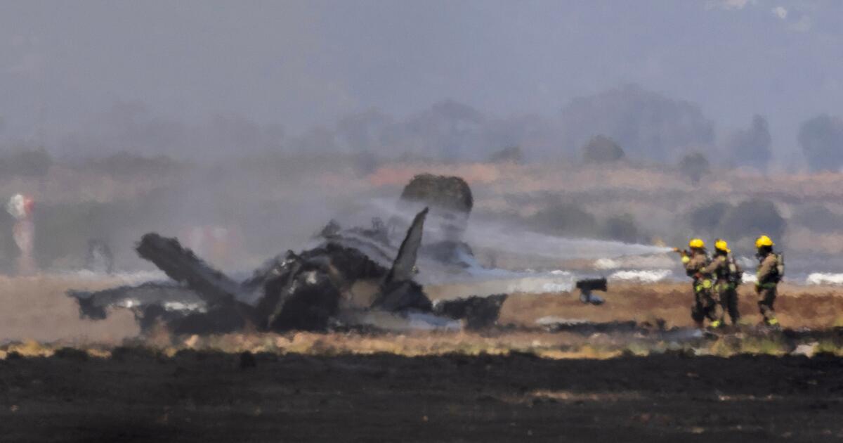 Pilot ejects from F-35 jet crash at California Marine Corps air base