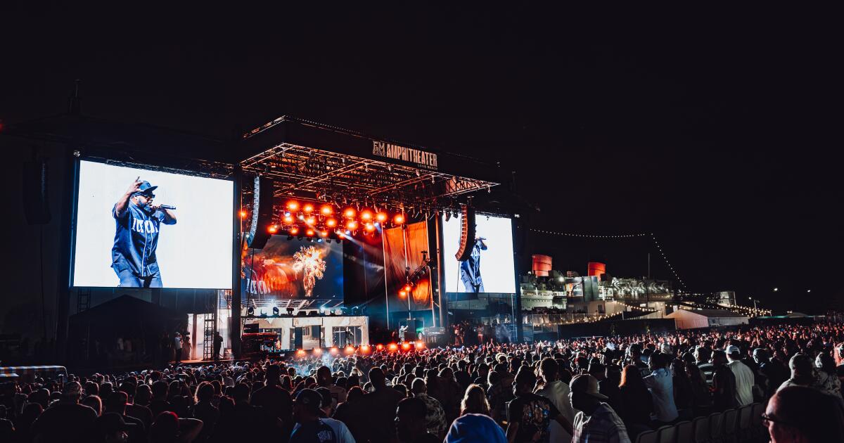 What it's like to see a show at F&M Bank Amphitheater in Long Beach