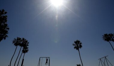 Why an electric fan can make you hotter in extreme heat — and what to do instead