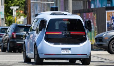 Waymo wins approval for drastic expansion in L.A., Bay Area regions