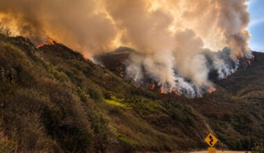Second fire growing rapidly in Big Sur barrels towa Highway 1