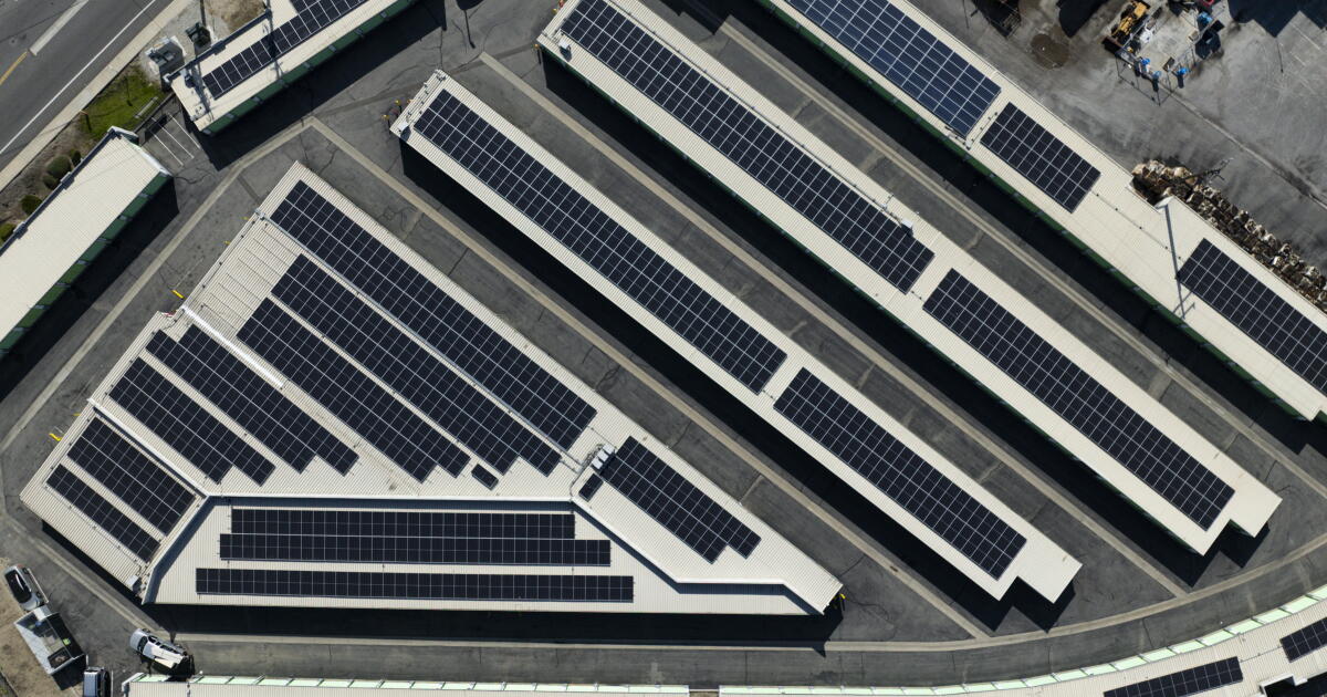 California lawmakers pass bills expanding access to solar for renters
