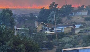 Hawk fire burns over 10,000 acres near Reno, prompting evacuations