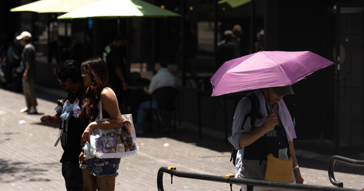 SoCal heat wave brings fire weather and coastal flooding risk