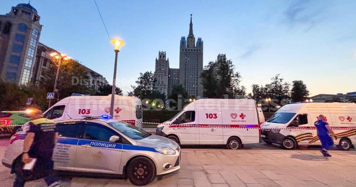 2 killed, 21 wounded in Moscow restaurant bombing