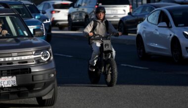 L.A. City Council members call for new restrictions on e-bikes