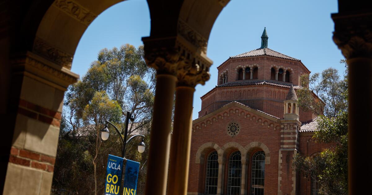 California senators urge UC to restore SAT testing, weigh legislation