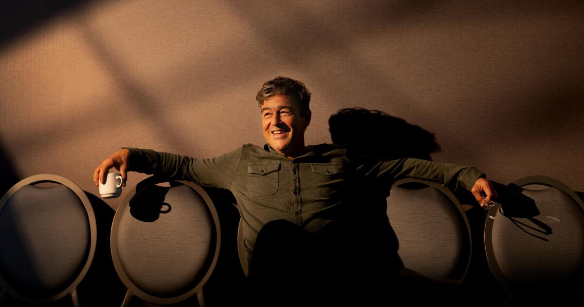 'Lanterns' star Kyle Chandler on grouchy Hal Jordan, Episode 1's ending