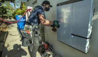 Contributor: Sacramento should save the program that is saving the grid