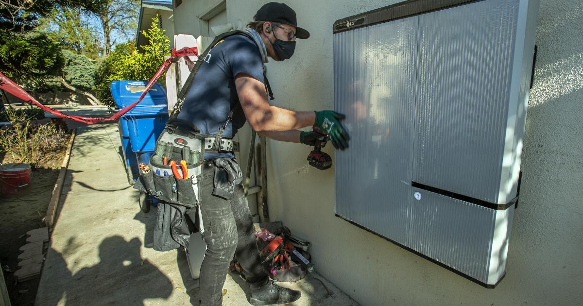 Contributor: Sacramento should save the program that is saving the grid