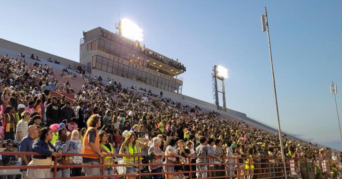 Prep talk: Long Beach Veterans Memorial Stadium bids goodbye for now