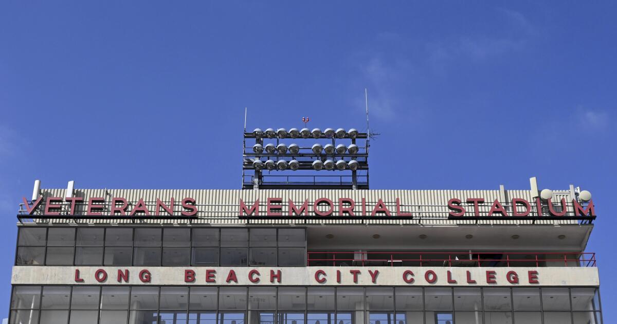 Long Beach Veterans Stadium to be demolished for sports complex