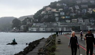 Aging Californians aren't moving out of their longtime homes
