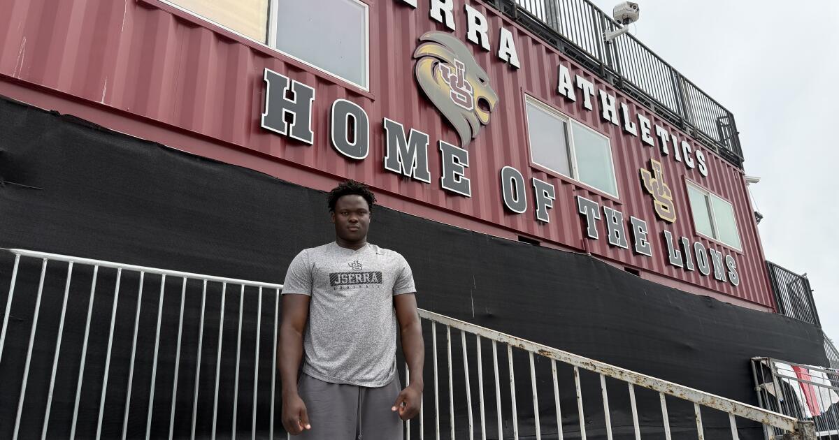 JSerra's Godschoice Eboigbodin has become a top defensive lineman