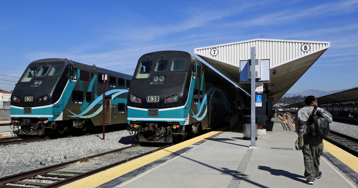 High tides to halt Metrolink lines between Oceanside and Orange County