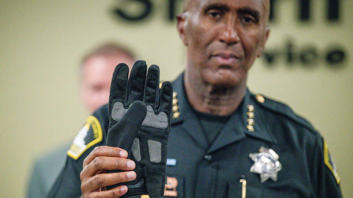 Sacramento sheriff demonstrates, defends shock gloves after California lawmaker proposes ban