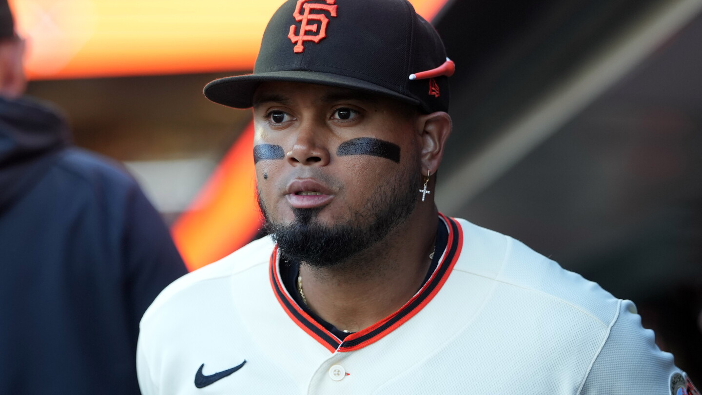 Phillies acquire three-time NL batting champion Luis Arraez from San Francisco Giants