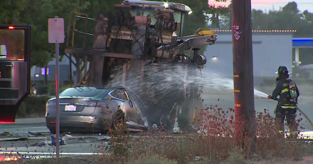 Elk Grove Tesla driver killed in fiery collision with tractor