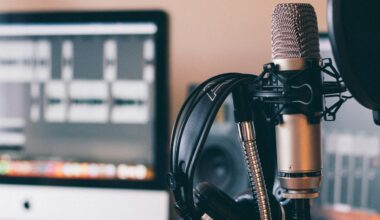 Best Los Angeles Podcasts to Add to Your Commute