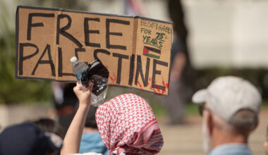 A demonstrator holds a “Free Palestine” sign during a protest at UC Berkeley on, Aug. 29, 2024. (Aaron Levy-Wolins/J. Staff)