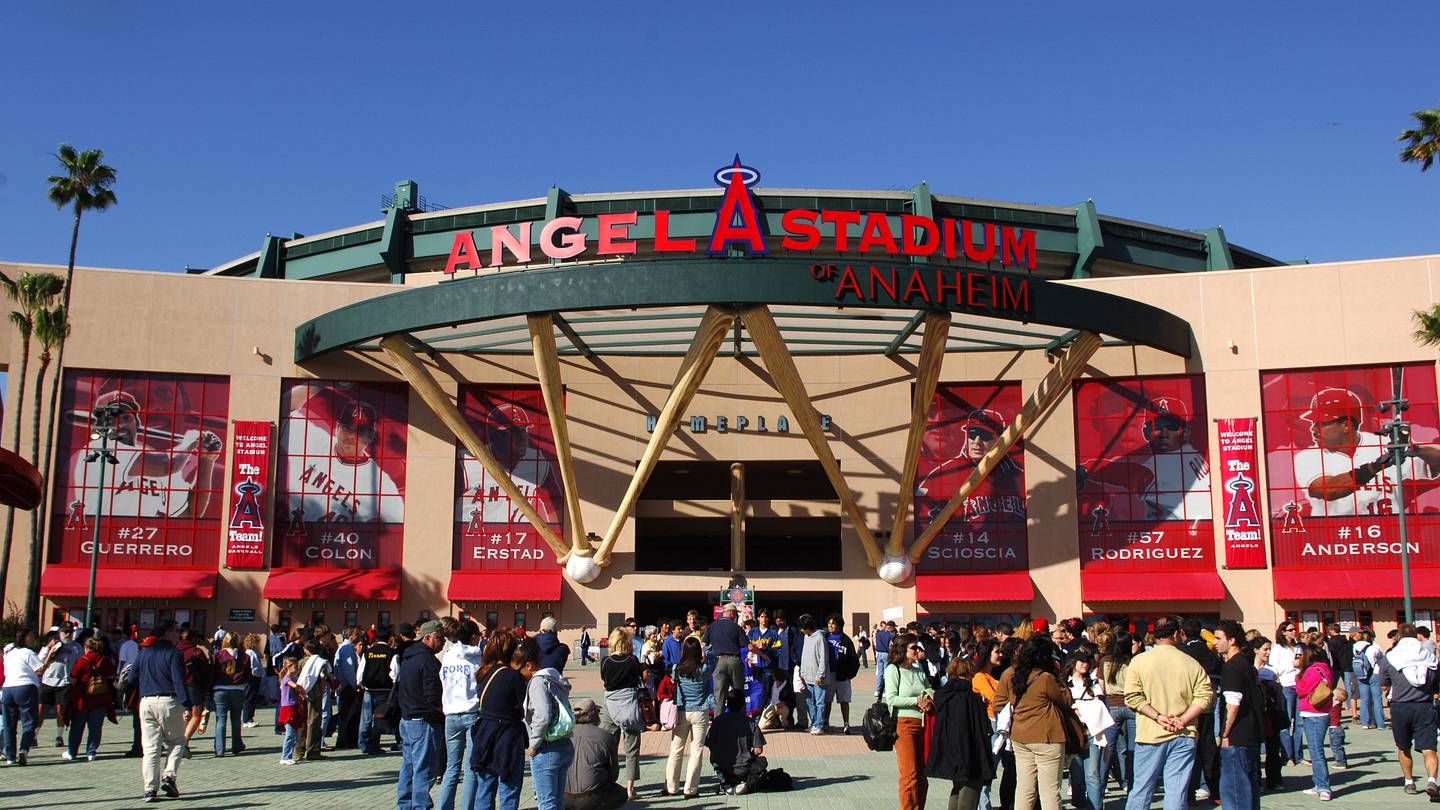 Anaheim, CA, USA; Fans wait to enter Angel Stadium before Los Angeles Angels of Anaheim game against the Cleveland Indians in Anaheim, Calif. on Tuesday, May 10, 2005. Mandatory Credit: Kirby Lee/Image of Sport-USA TODAY Sports
