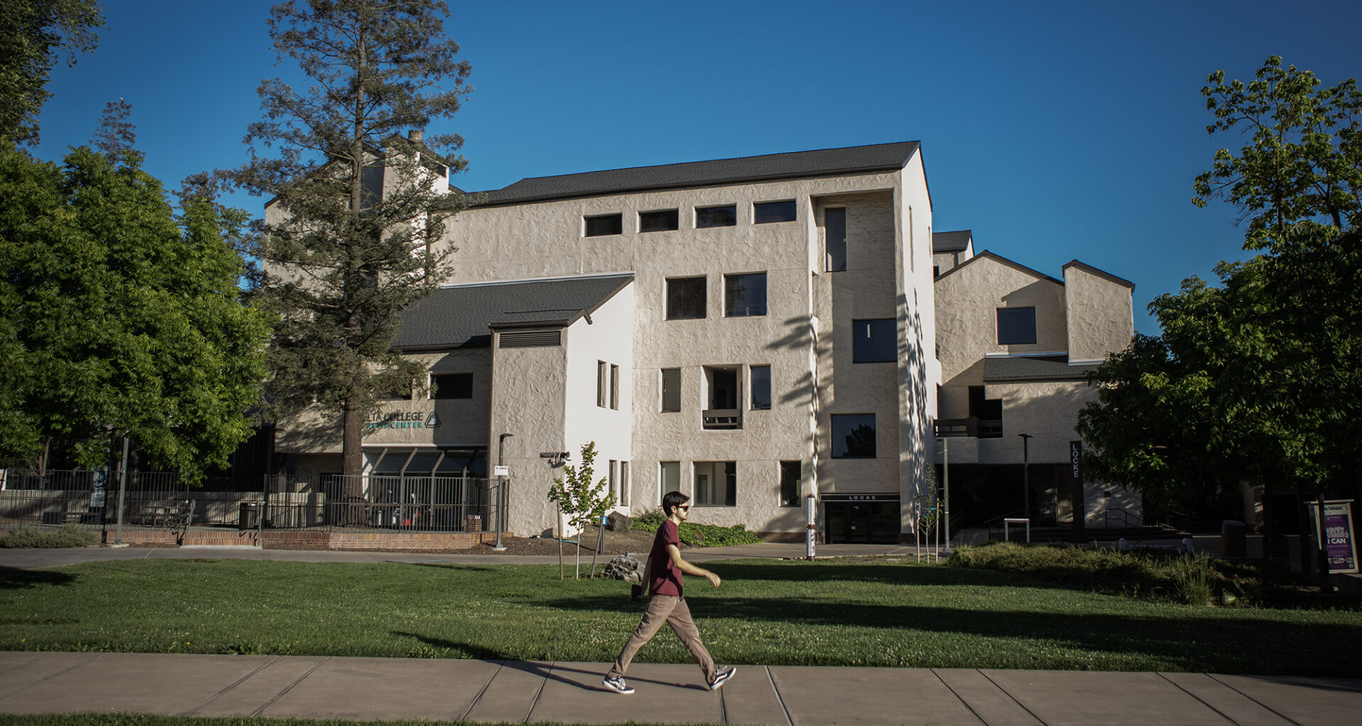 New CA laws let community colleges offer up to 12 bachelor's degrees