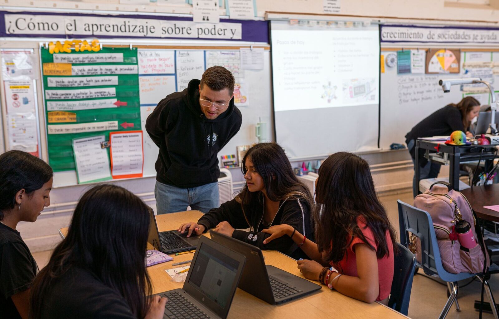 Oakland school board green lights more tech restrictions in the classroom