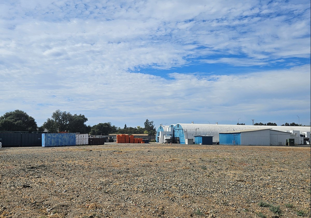 An undeveloped plot of land along Acoma Street and El Monte Avenue in North Sacramento could be home to a new train station.