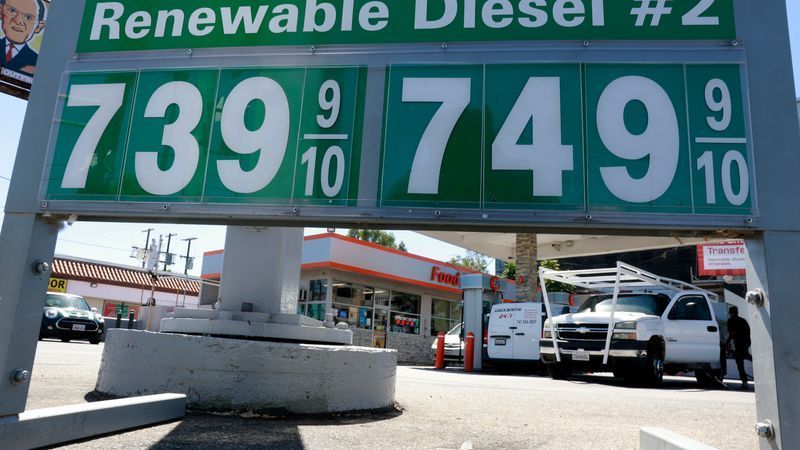 Oil expert: low-sulfur rules, refinery shifts and conflicts are driving diesel prices up (Photo by Justin Sullivan/Getty Images)