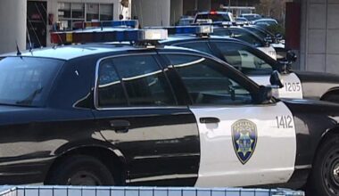 2 Oakland police officers faked helicopter pilot certifications: prosecutors