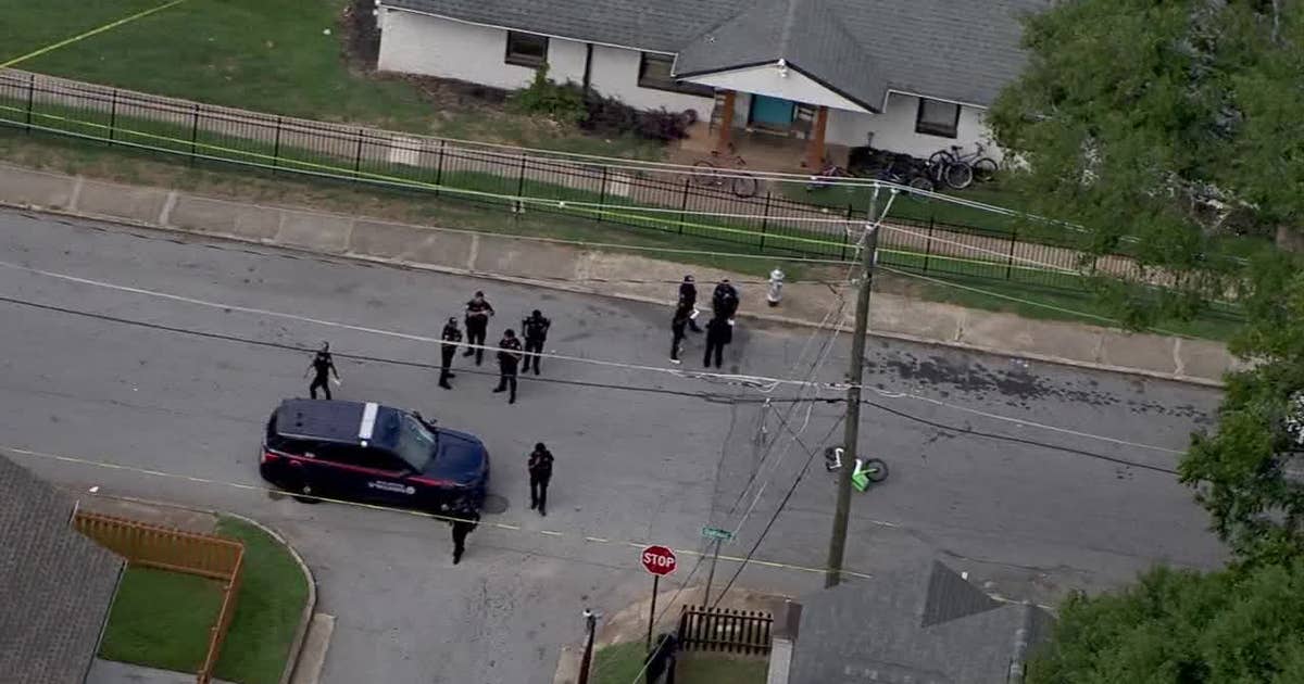 2 shot near apartment complex in Oakland City neighborhood, police say