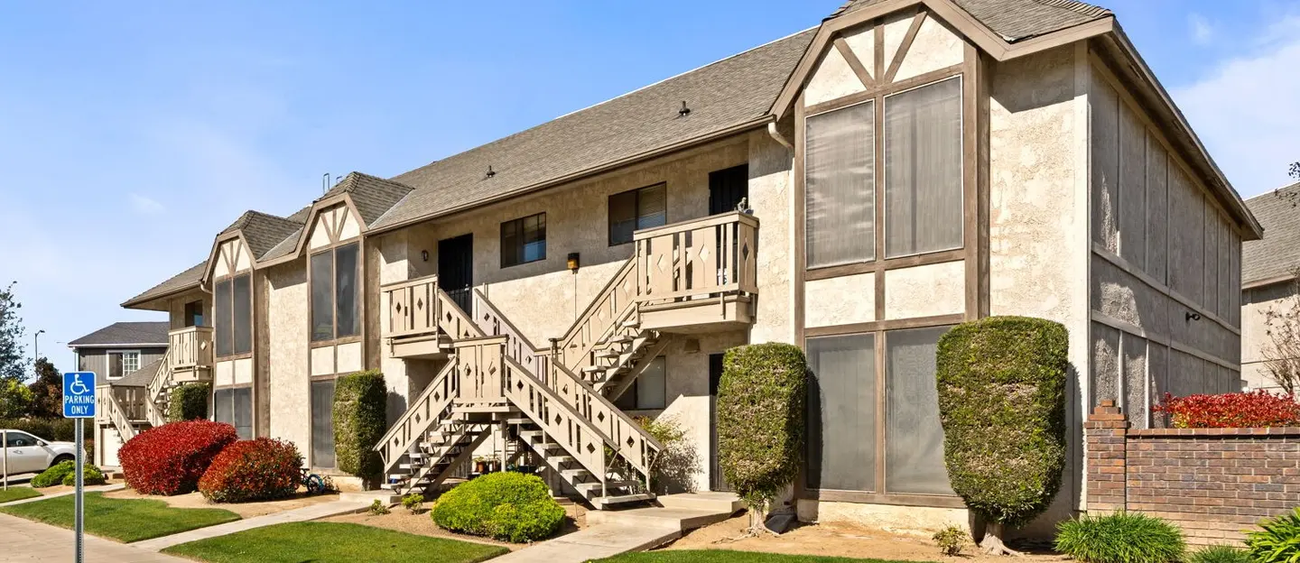 1550 W. Swift Ave. - Multifamily,Garden Apartments Sale 09-25 |