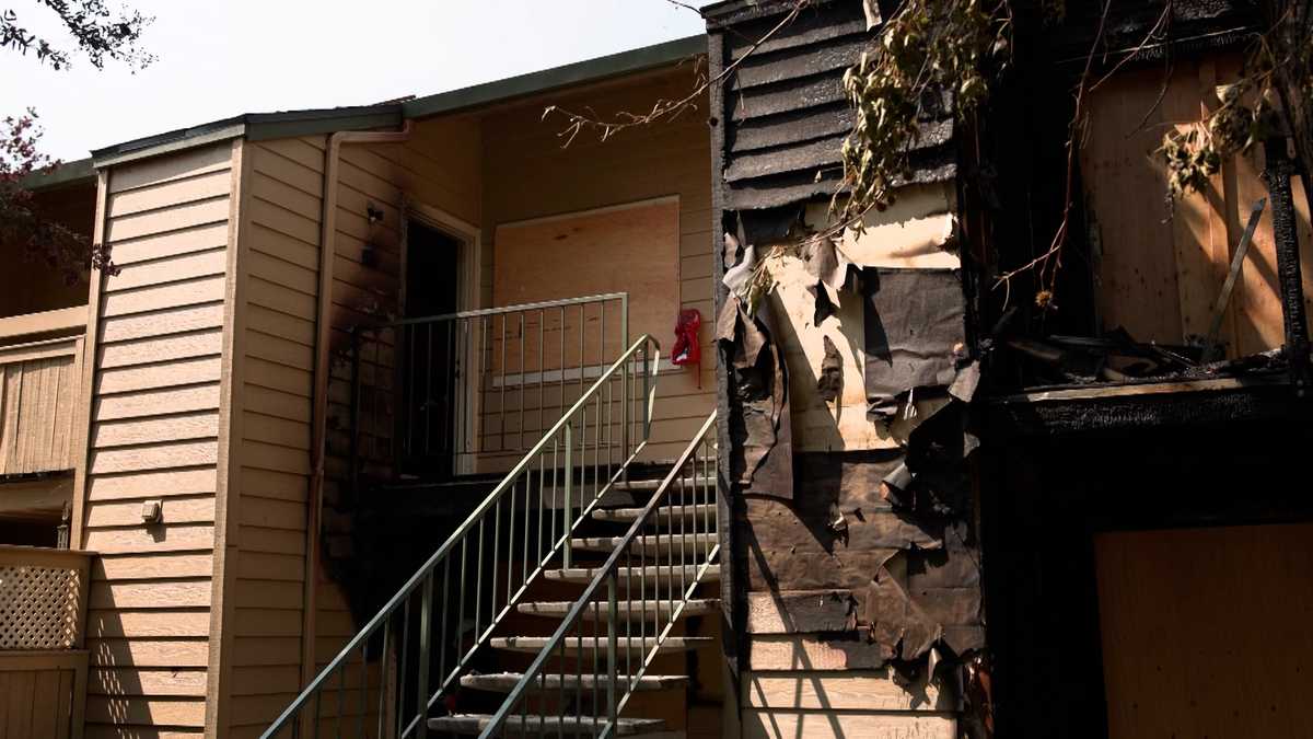 Modesto apartment fire displaces 29 residents