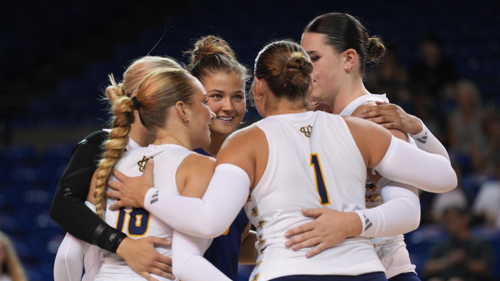 Women's Volleyball Heads to Fresno for Bulldog Invitational