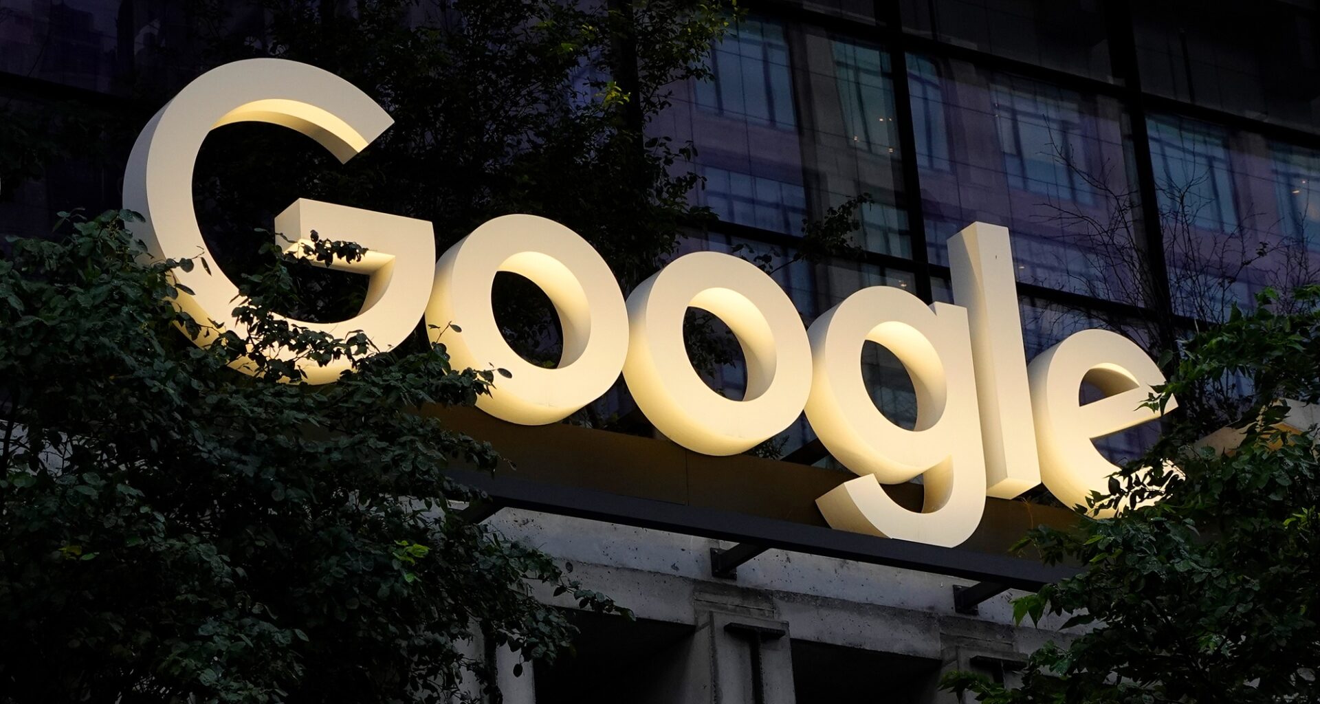  Ex-Google Engineer Gets Nearly 1 Year for Stealing AI Secrets