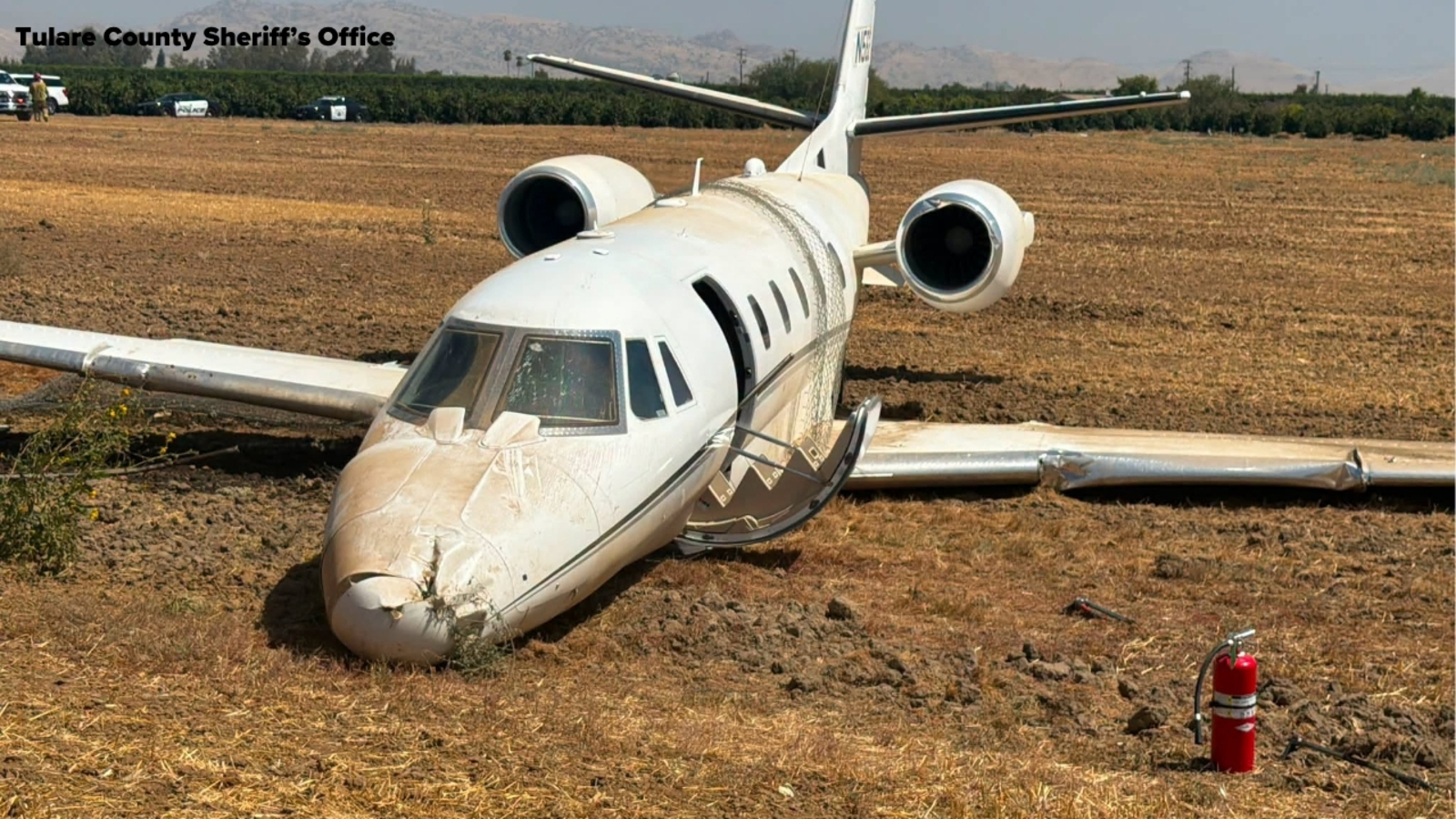 Plane that departed Oakland carrying doctors crashes at Porterville airport in Tulare County; all 6 aboard safe