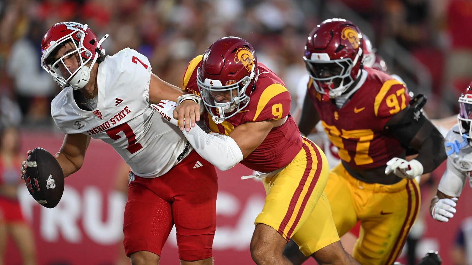 Jayden Maiava Passes for 349 Yards, Hits Frosh Trent Mosley For 2 TDs In No. 14 USC Football's 39-0 Rout Of Fresno State