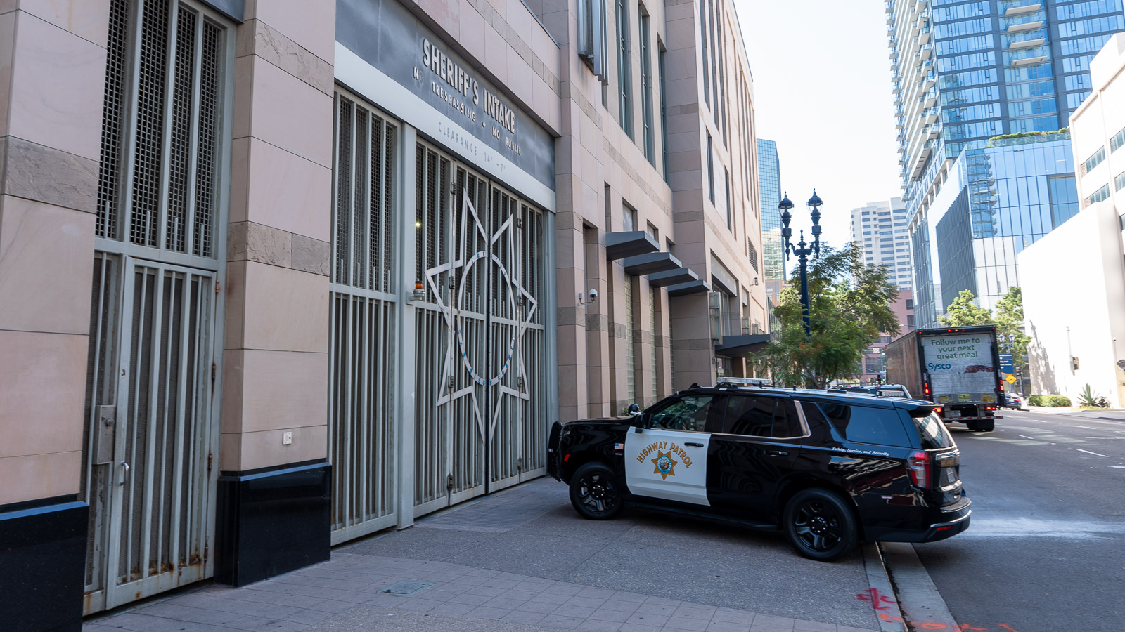 Opinion: A San Diego deputy got 12 years; an ICE agent got a cover-up