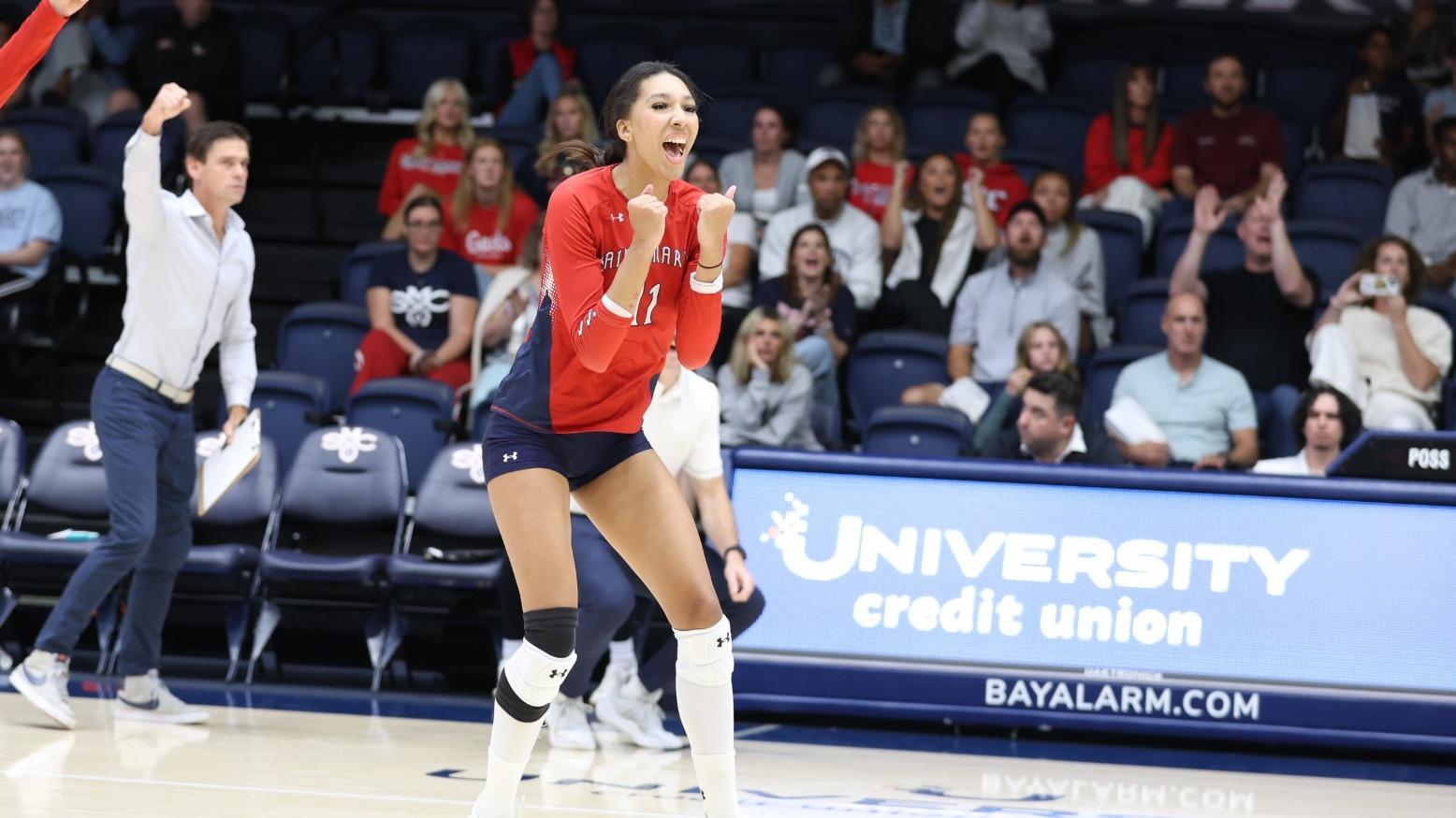 VB | Career Games for Dent and Thrower not Enough as Gaels Fall in Five to Sacramento State